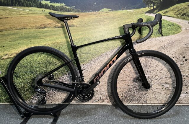 Giant Revolt Advanced 2 Disc M