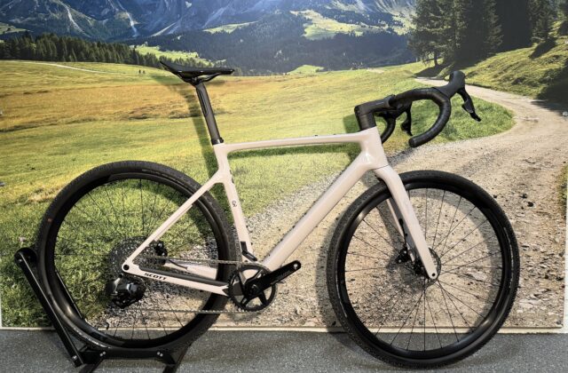 Scott Addict Gravel 30 M (Gereserveerd)
